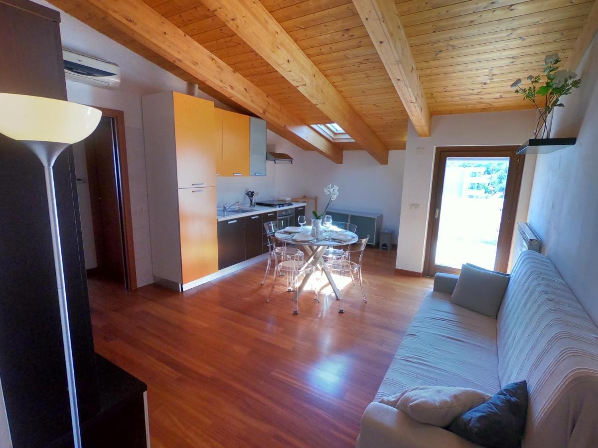 Attico Petfriendly Con Terrazzo, Via Del Borgo Apartment Montesilvano Ngoại thất bức ảnh