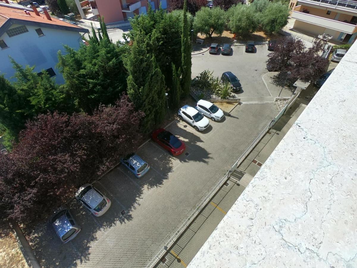 Attico Petfriendly Con Terrazzo, Via Del Borgo Apartment Montesilvano Ngoại thất bức ảnh