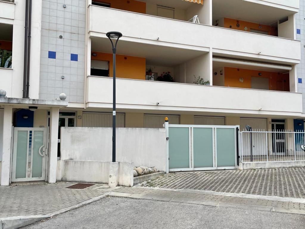 Attico Petfriendly Con Terrazzo, Via Del Borgo Apartment Montesilvano Ngoại thất bức ảnh